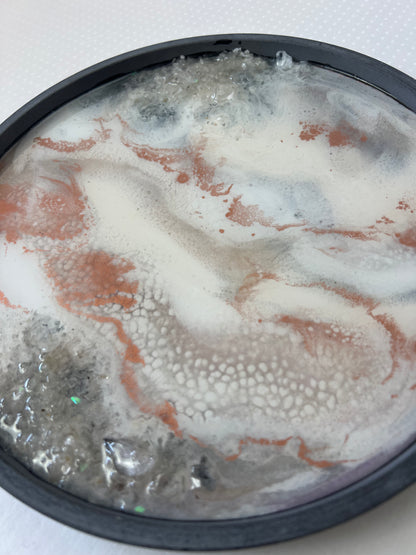 Tacka ozdobna z żywicy rose gold/biel+kryształy