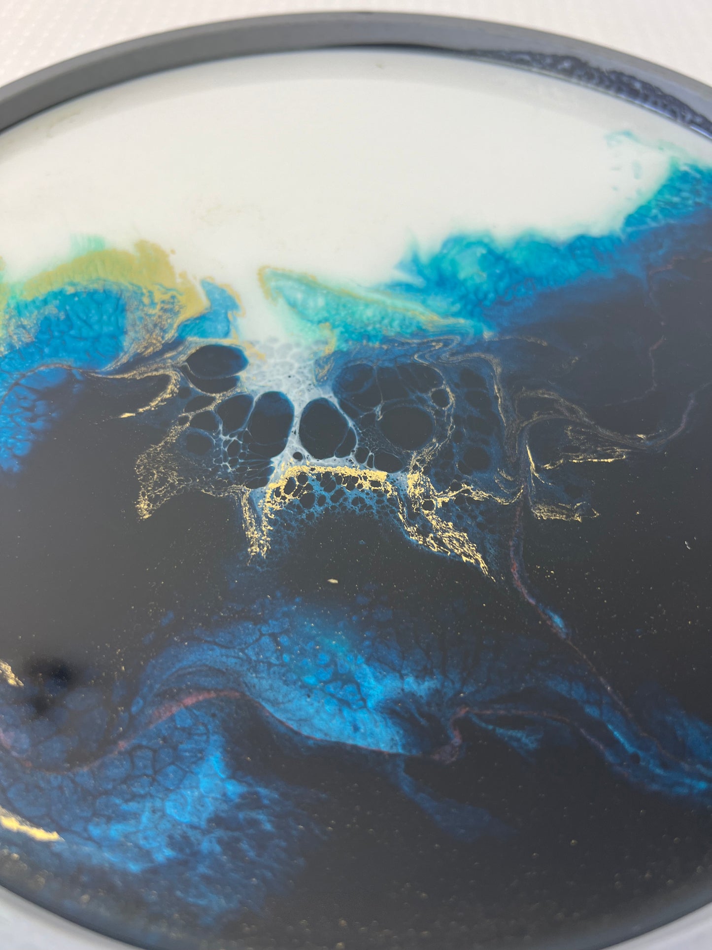 Tacka ozdobna z żywicy biel/akwamaryna