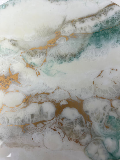 Tacka ozdobna gipsowa z żywicy złoto/biel